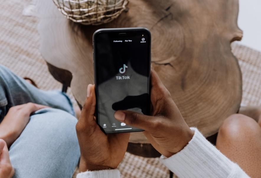 Conoce los truquillos para saber como salir en para ti en tik tok